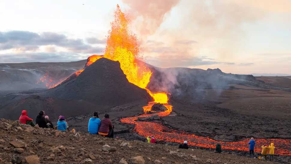 The Earth’s Crust Doesn’t Stop – Scientists Discover Old and New Continents